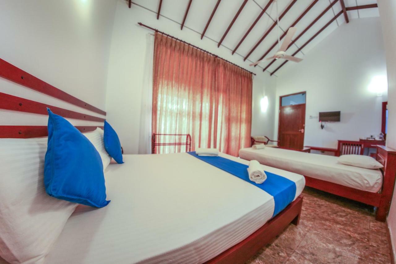 White Rose Beach Resort Marawila Exterior foto